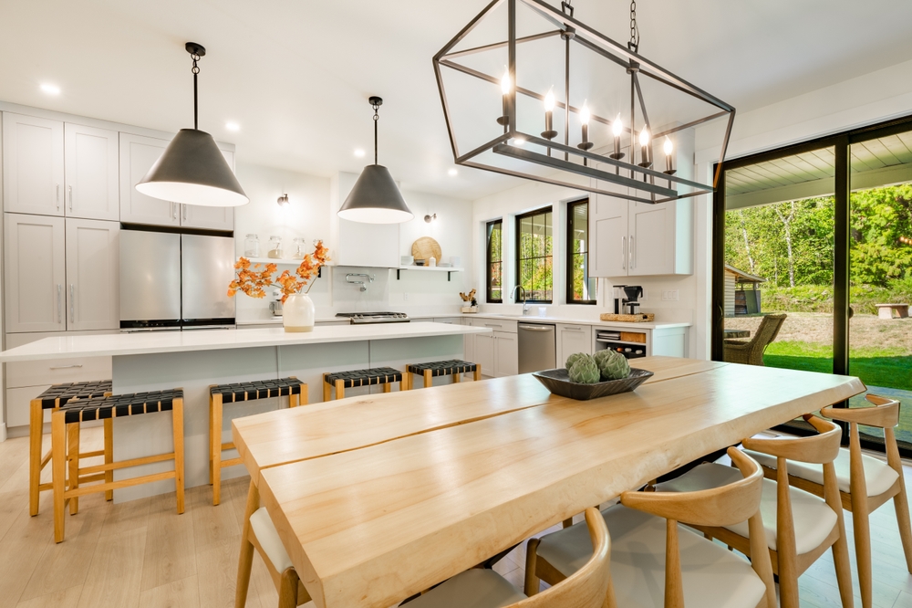 Modern,Farmhouse,Kitchen,Interior,With,Light,Wood,Floors,White,Granite